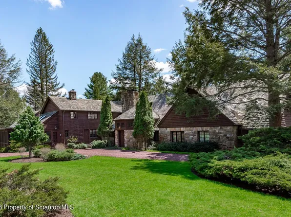 1100 Ten Mile Run Rd, Bear Creek Village, PA 18602