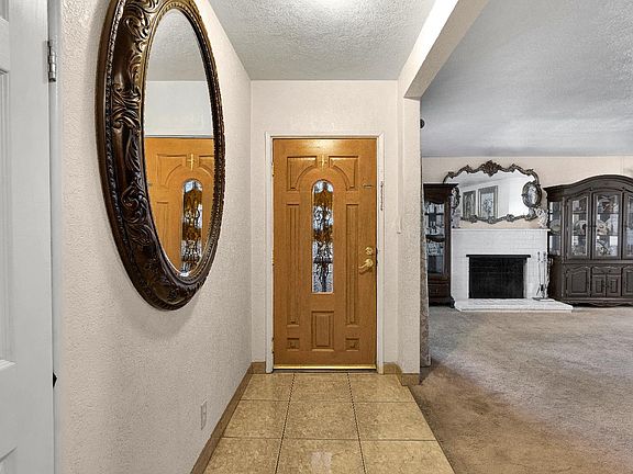 4th image of 907 S Rogers Ln