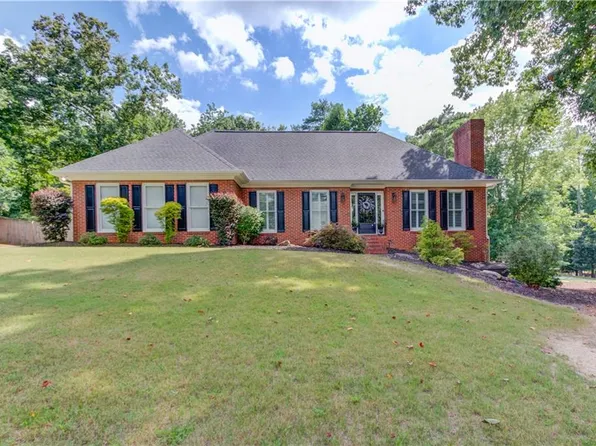 3441 Knollwood Ct, Buford, GA 30519