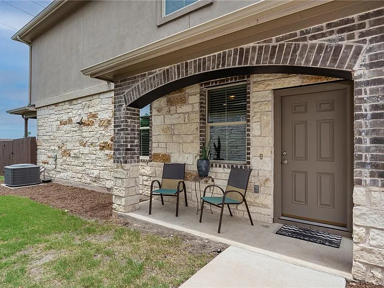 2880 Donnell Dr #3701 — Photo 2