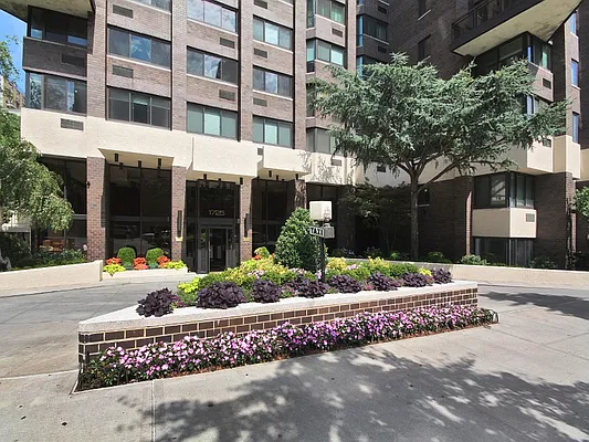 Sold by Sotheby's International Realty | media 18