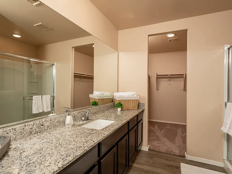 1547 E Inouye Dr — Photo 11