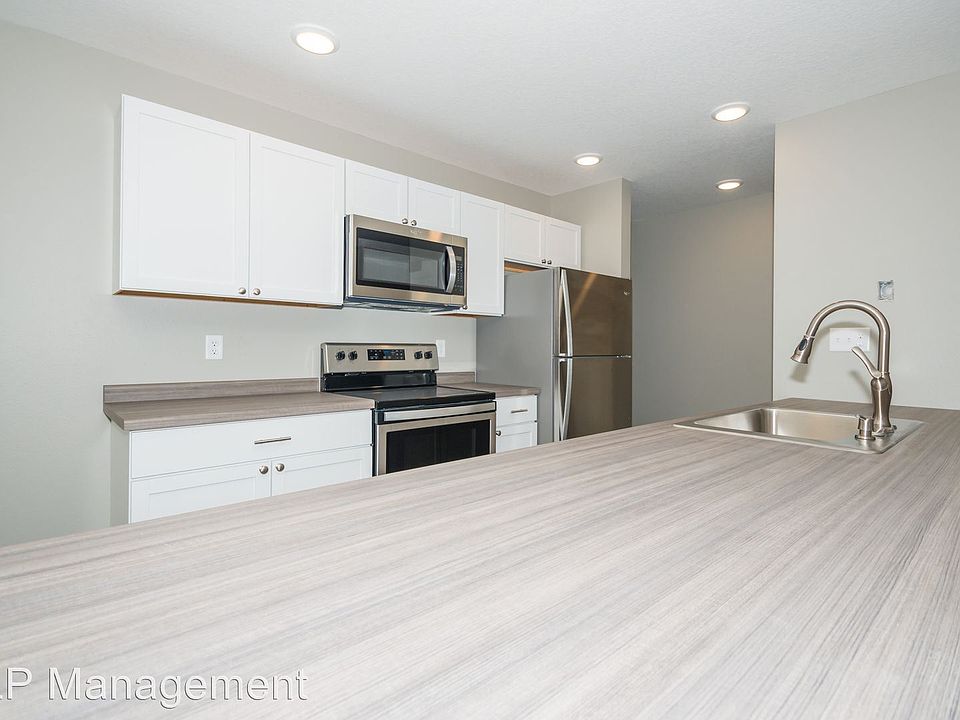 1st image of 2832 20th Ave S #104
