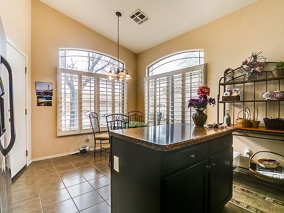 4th image of 2390 N Creek Vista Dr