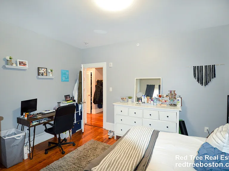 62 Mapleton St — Photo 9
