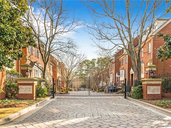 3685 Peachtree Rd NE APT 10, Atlanta, GA 30319