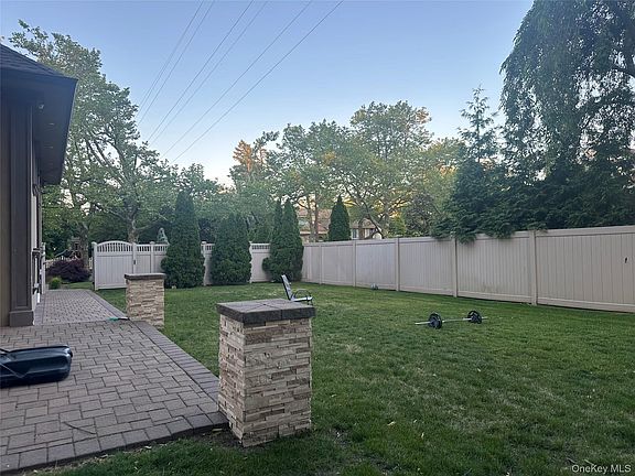 5th image of 563 Sunset Drive