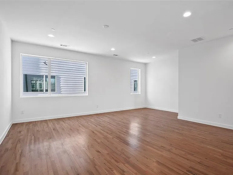 4713 Bryan St #504 — Photo 13