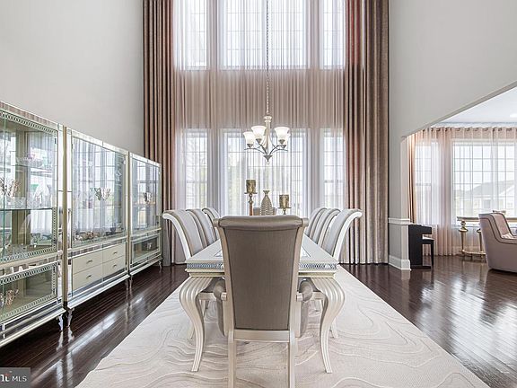 2nd image of 23 Oxford Dr