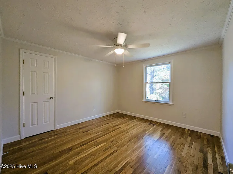 290 Diamondhead Dr S — Photo 16