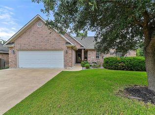 2621 Manchester Dr, Bryan, TX 77802