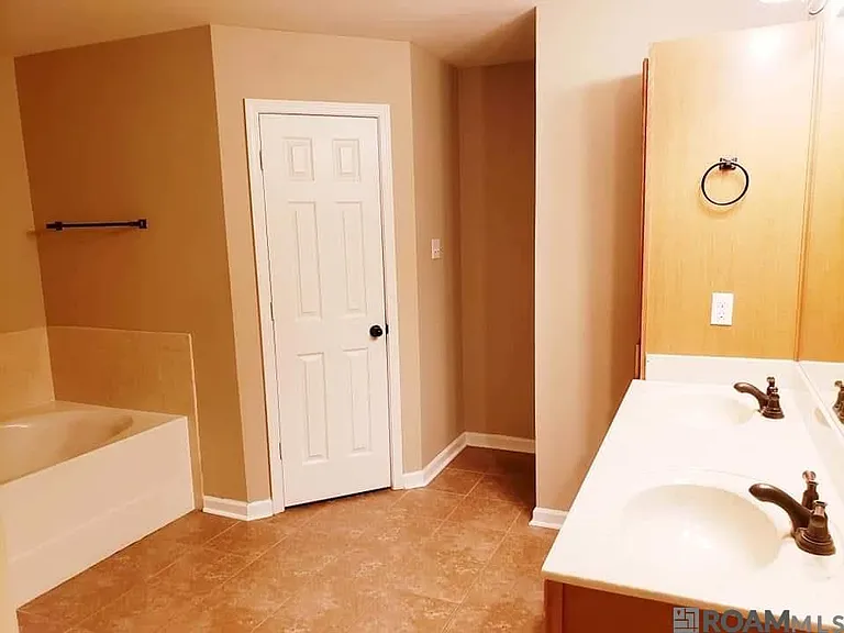 14364 Summerset Dr — Photo 5