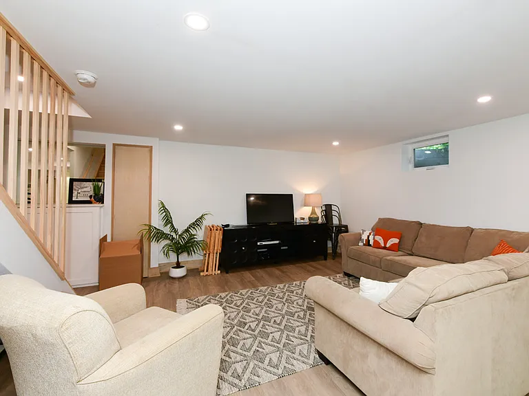 10526 Forrest Dr — Photo 23
