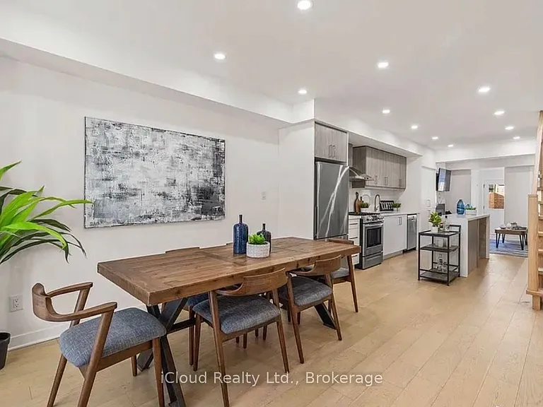 386 Coxwell Ave — Photo 13
