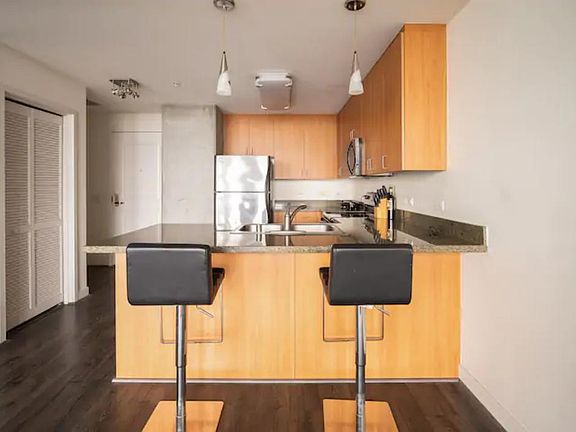 2nd image of 1080 Park Blvd Unit 1611