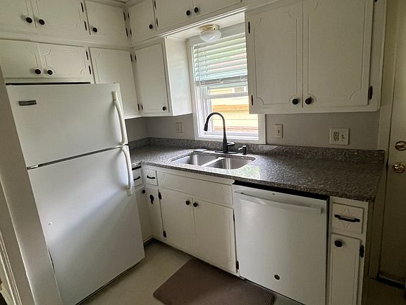 5th image of 2628 Lynn Ave S