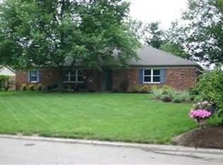 1461 Beaushire Cir, Dayton, OH 45459
