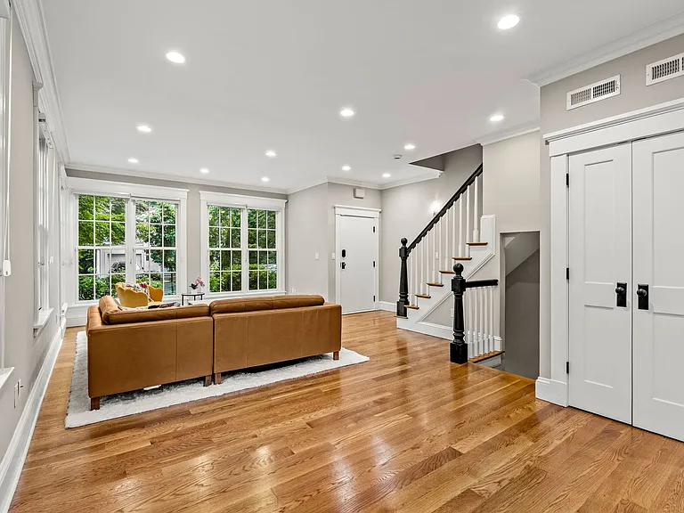 2 Brattle Cir — Photo 13