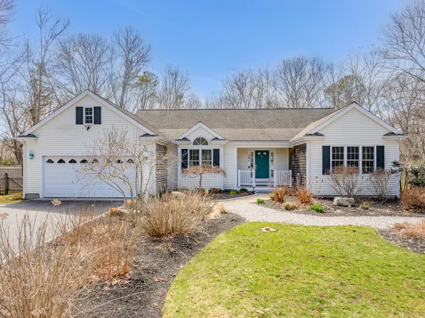 21 Grand Oak Road, Forestdale, MA 02644