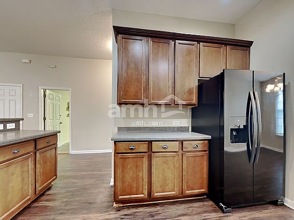 3rd image of 809 N Garden Lake Dr