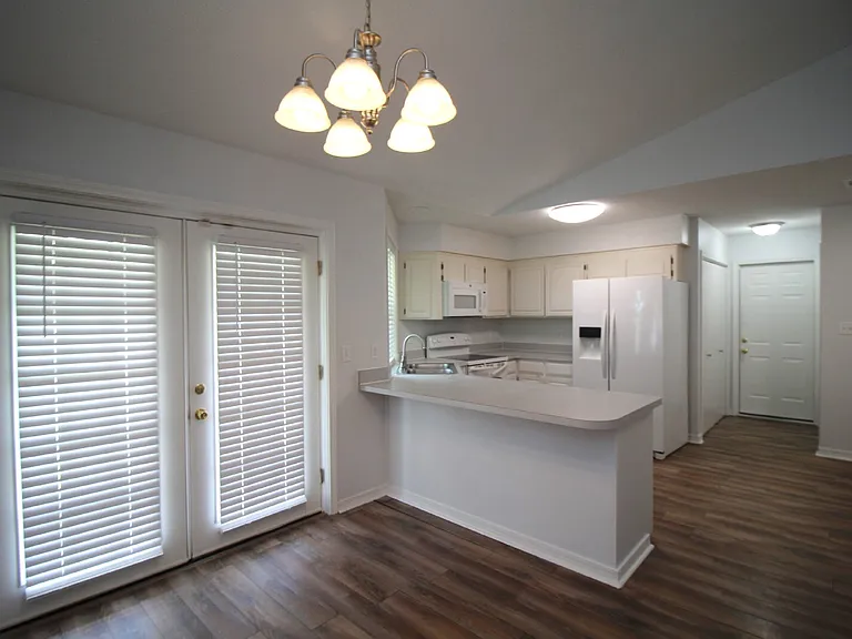 7679 Old Hickory Dr — Photo 6