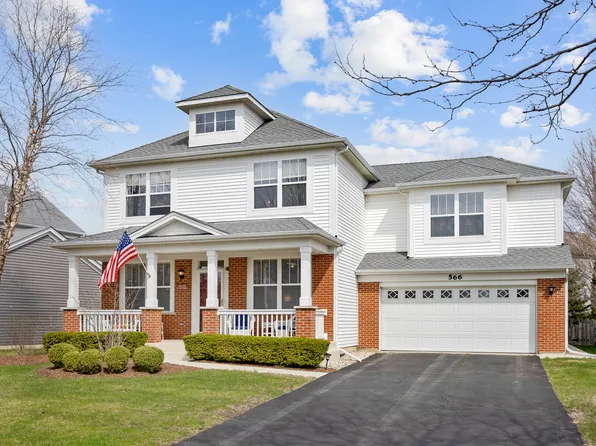 566 Horizon Dr W, St Charles, IL 60175
