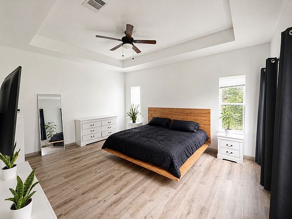 3rd image of 5103 Cortelyou Ln