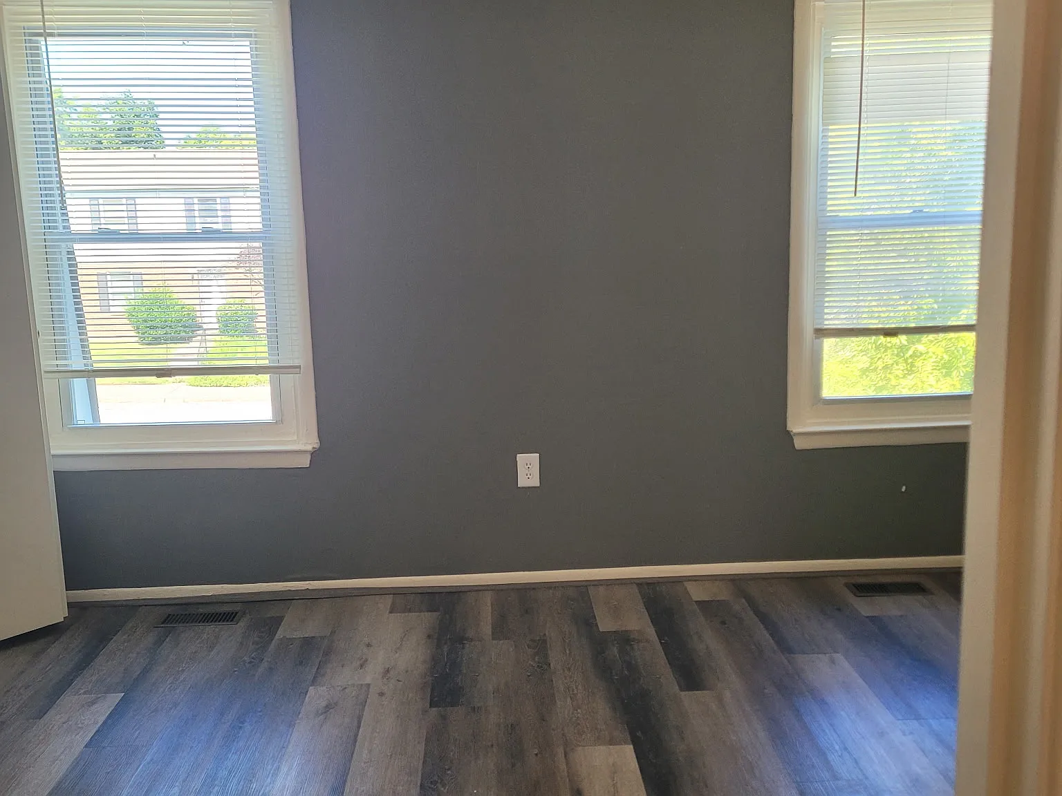 3 bed, 1.5 bath, 1160 sqft, $2,700 — Photo 3
