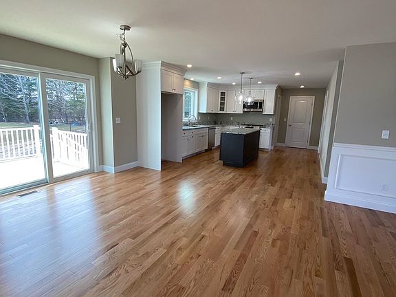 5th image of 94 Thistlewood Drive #29