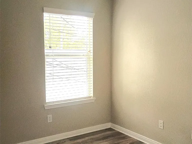 617 Edgar St #B — Photo 2