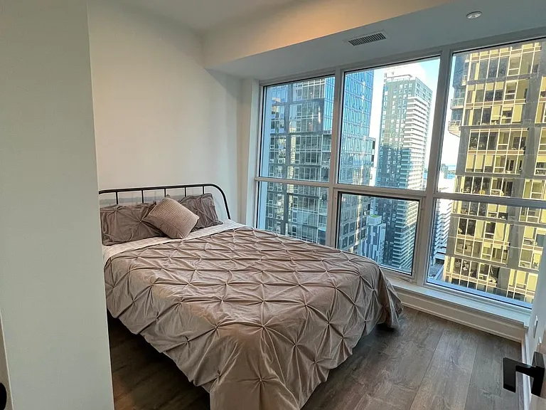 327 King St W #2903 — Photo 12