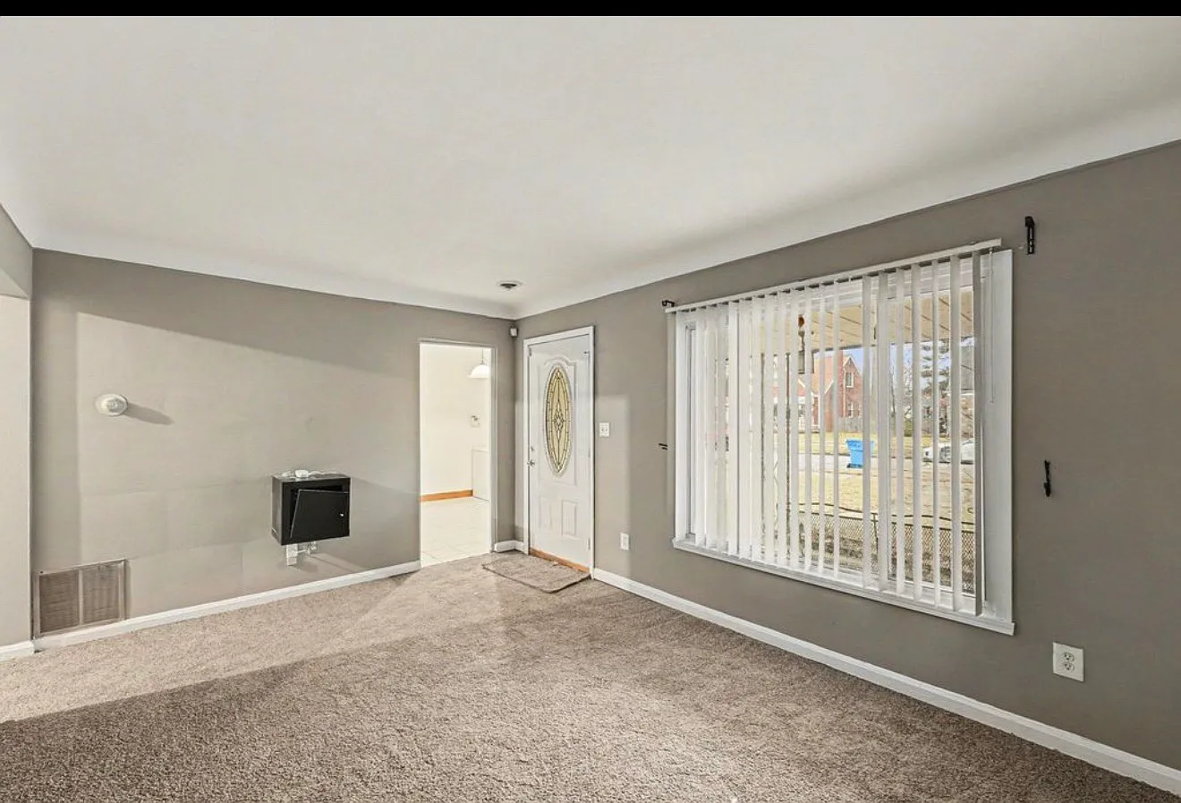 6822 N Lafayette St — Photo 4