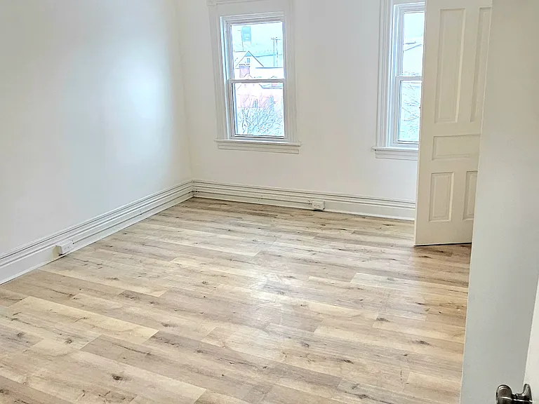 272 Butler St — Photo 8