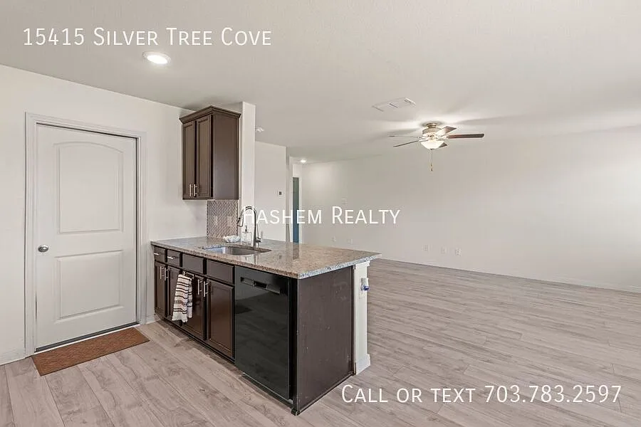 2020-Built 3BR in Preserve at Medina Solar, Garage & Fenced Yard — Photo 3