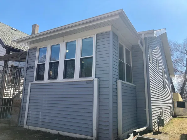 2465 W Juneau Ave, Milwaukee, WI 53233