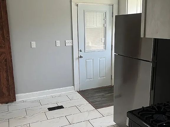 5th image of 4843 Cane Run Rd
