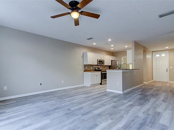 3rd image of 11528 Fountainhead Dr