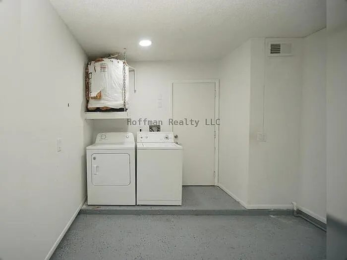 7605 Glades Ct — Photo 6