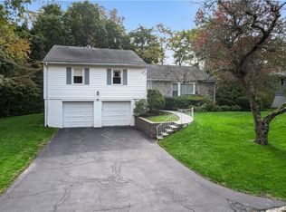 297 Daisy Farms Dr, Scarsdale, NY 10583