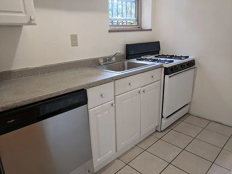 5506 Fifth Avenue — Photo 185