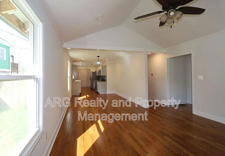 1095 Ira St SW — Photo 41