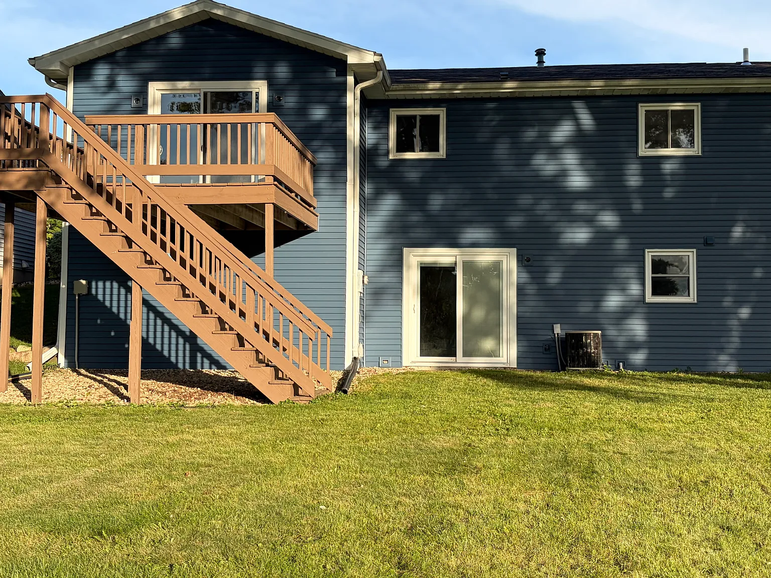 3 bed, 1900 sqft, $2,100 — Photo 2