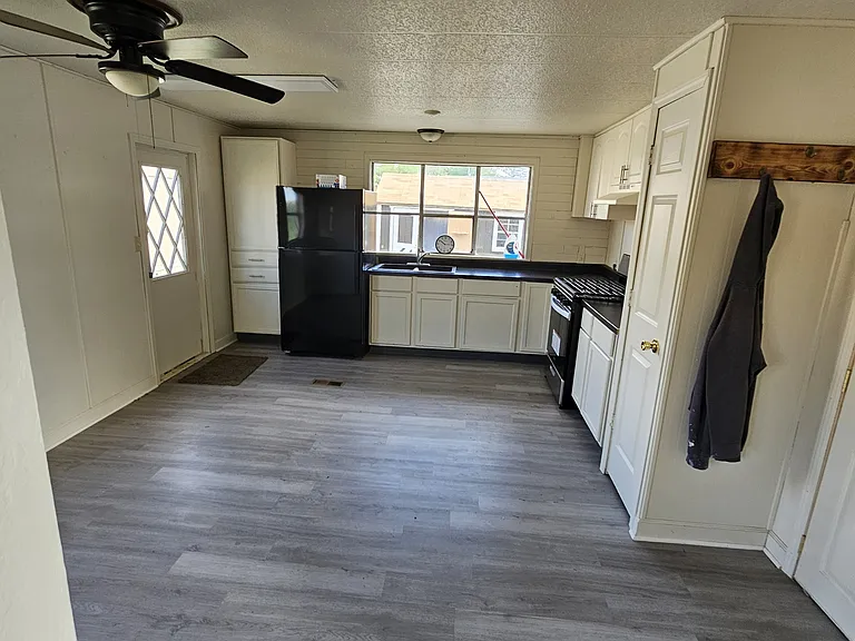 276 Pleasant Aly SW — Photo 5
