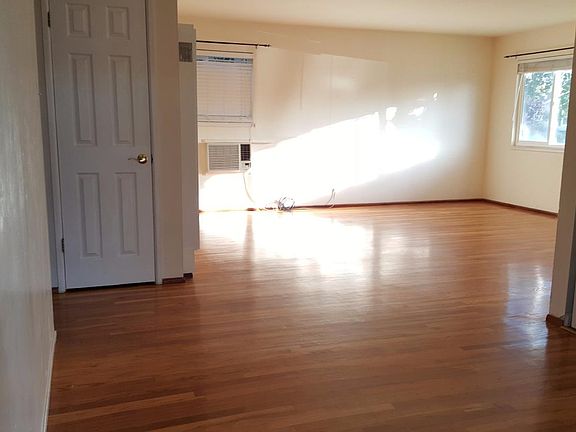 3rd image of 5168 Amelia Dr