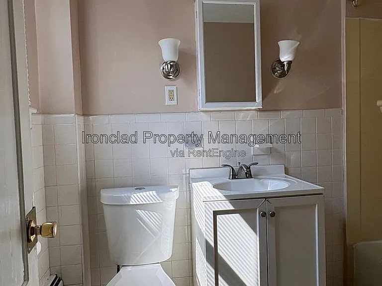 60 Lake St #2 — Photo 8