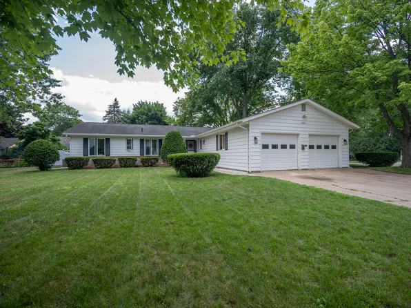 1406 E Lincoln St, Mt Pleasant, MI 48858