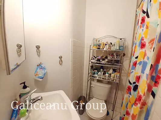 Rented by Lexington Real Estate Group | media 18