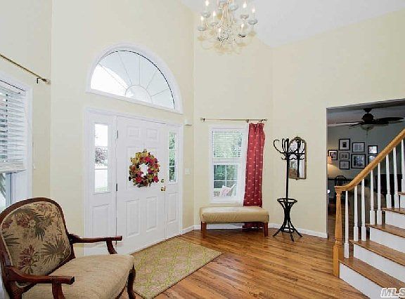 3rd image of 8 Moss Creek Ln