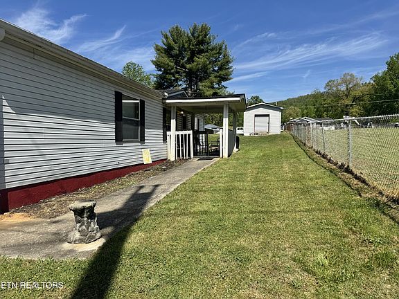 3rd image of 407 N Wilder Ave
