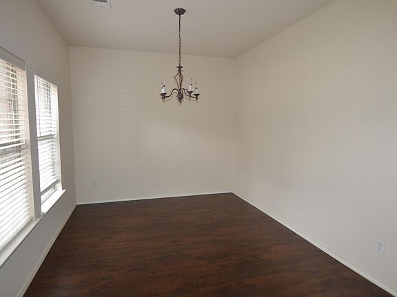5th image of 3216 Nandina St
